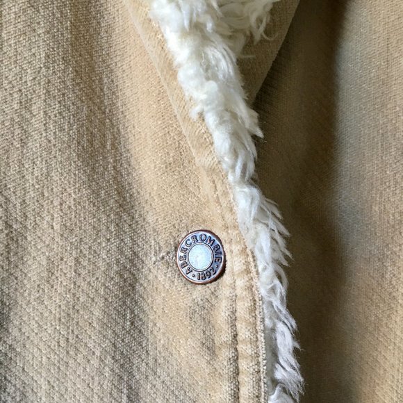 Classic camel-colored sherpa-lined coat - Picture 3 of 9